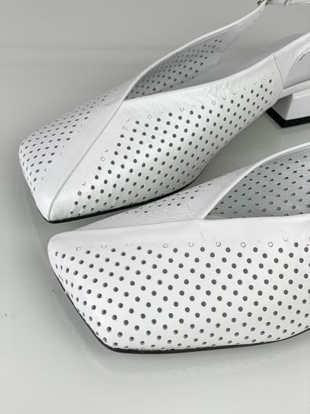 Босоножки Evromoda кожаные с перфорацией на каблуке Т1115 фото