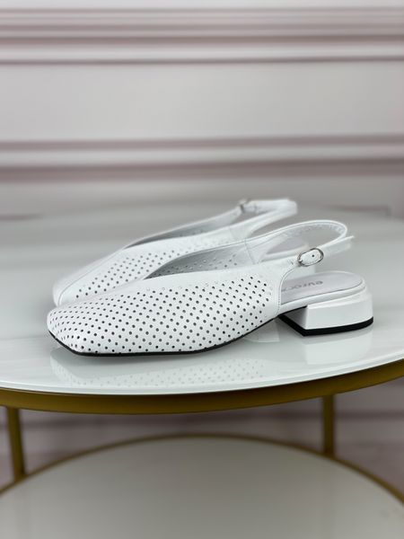 Босоножки Evromoda кожаные с перфорацией на каблуке Т1115 фото