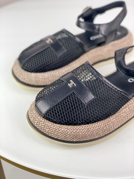 Босоніжки Tucino шкіряні з сіткою чорні на платформі 39 Б1138 фото
