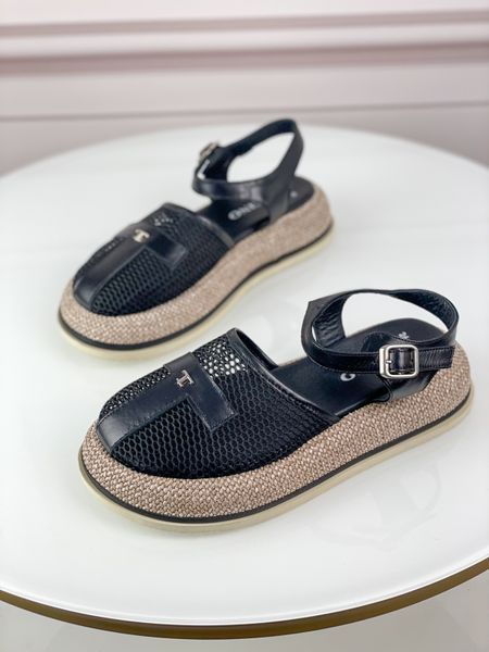 Босоніжки Tucino шкіряні з сіткою чорні на платформі 39 Б1138 фото